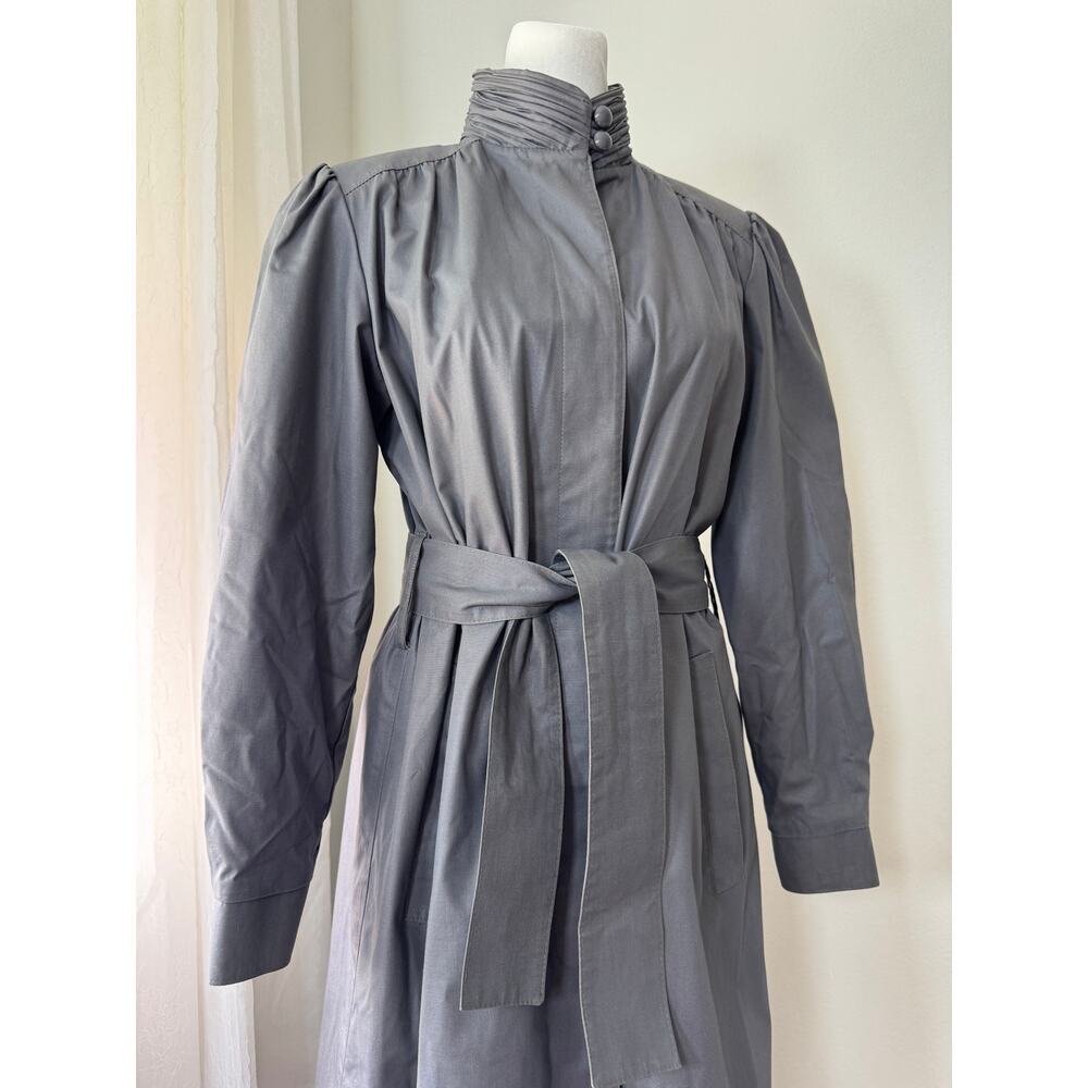 Vintage ‘80s London Fog Gray Button Front Belted Raincoat - Picture 4 of 7